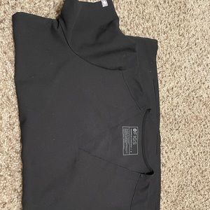 Black figs scrub top